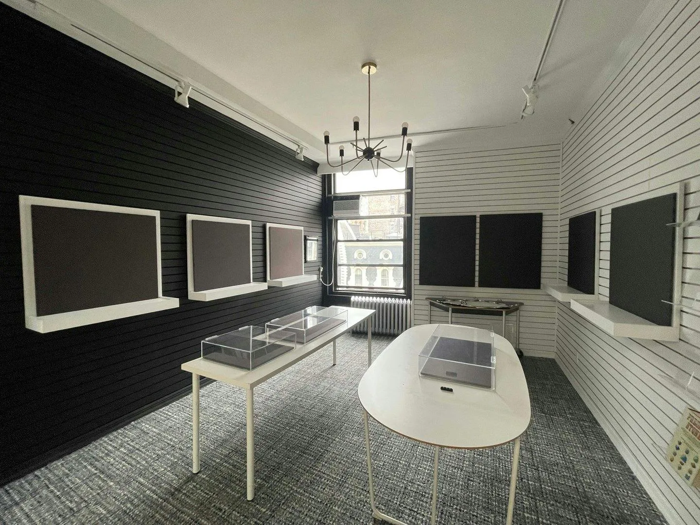 Intimate Commercial Space in Midtown New York — 2
