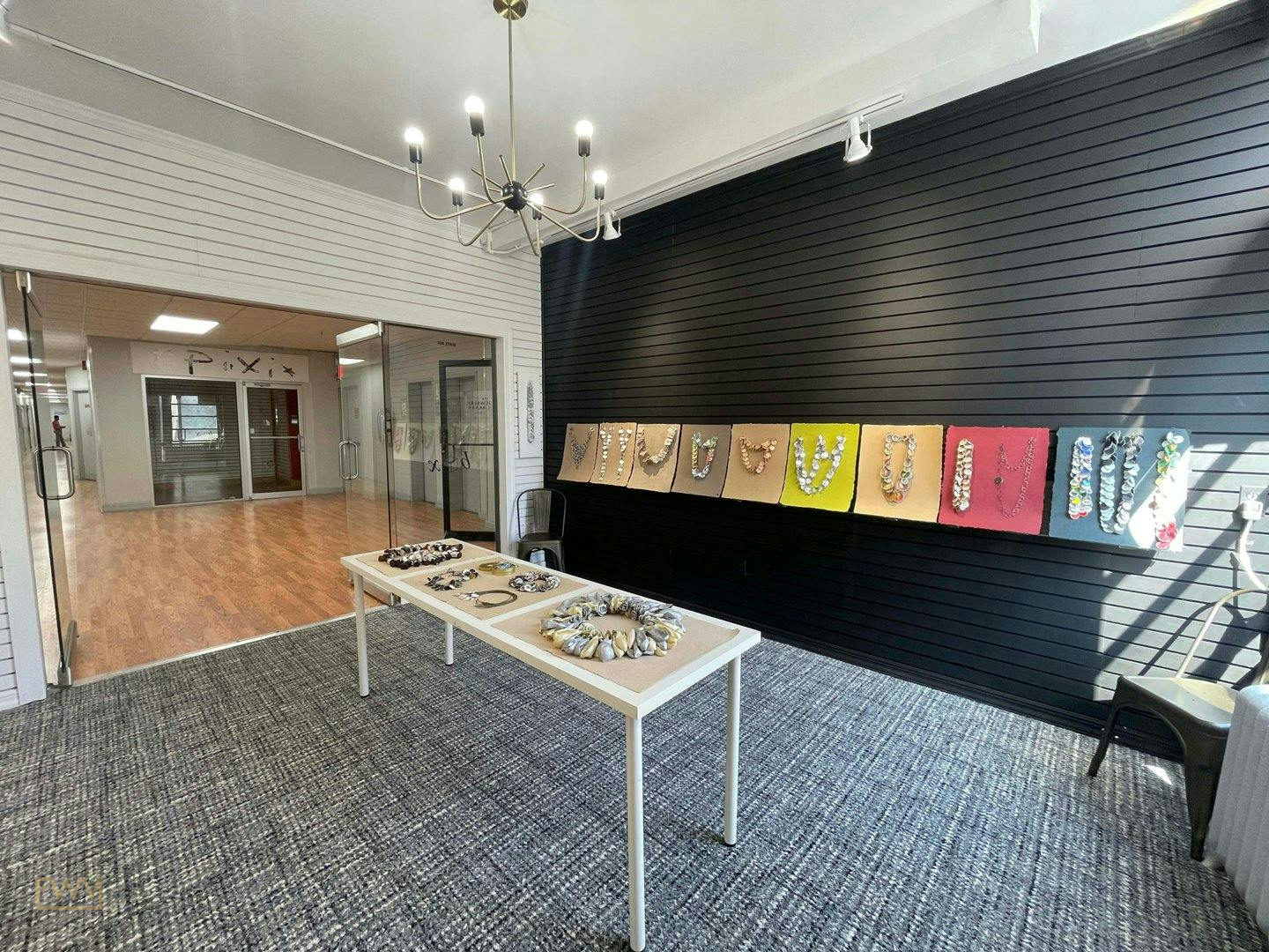 Intimate Commercial Space in Midtown New York — 5