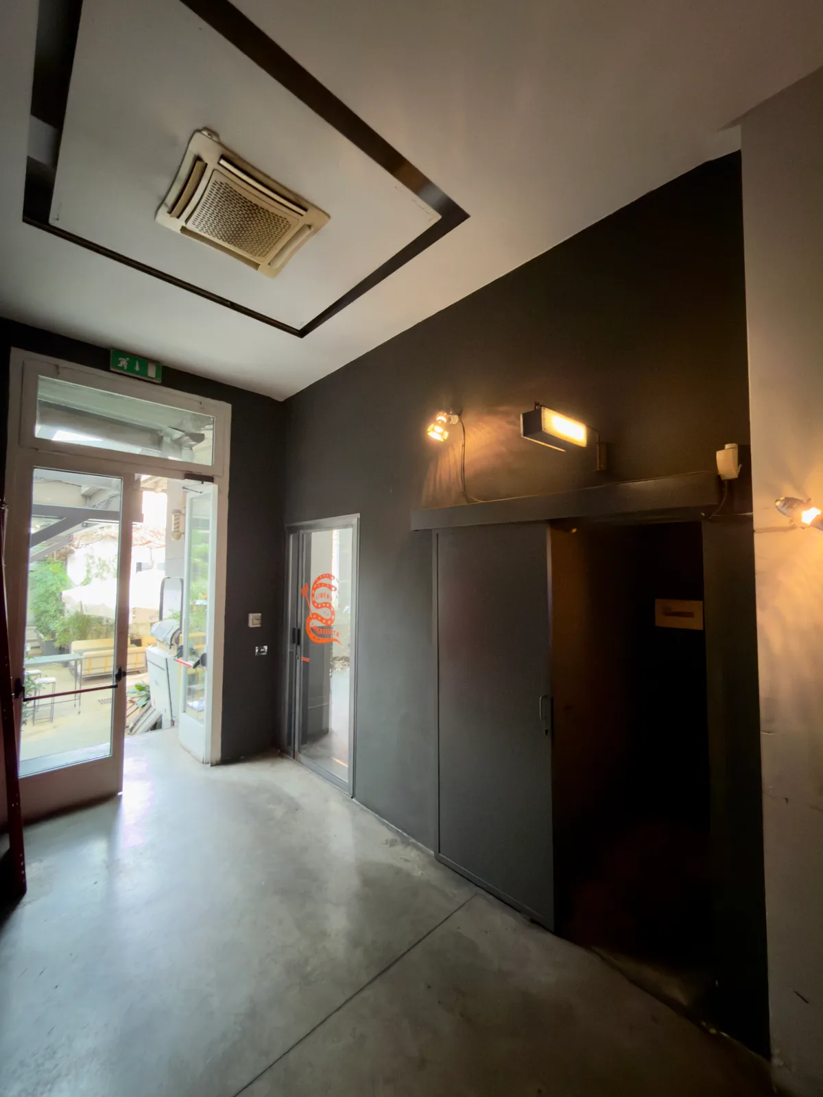 Intimate Pop-Up Space in the Heart of Isola, Milan, 25 sqm, pop up store in Milano, second interior view