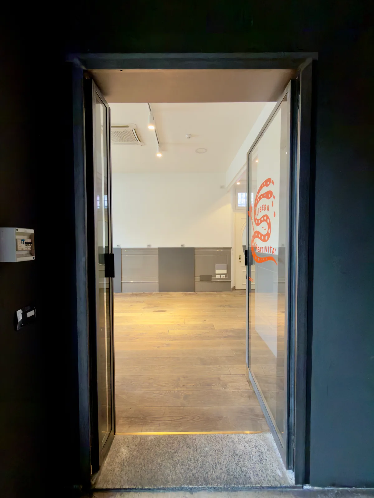Intimate Pop-Up Space in the Heart of Isola, Milan, 25 sqm, pop up store in Milano, additional interior view