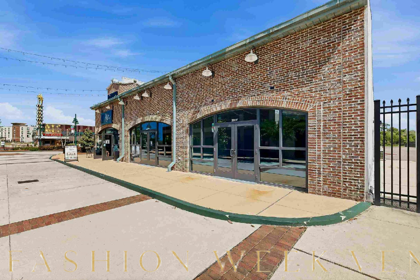Inviting Boutique Space in Downtown OWA, 106 sqm, pop up store in Foley, interior view