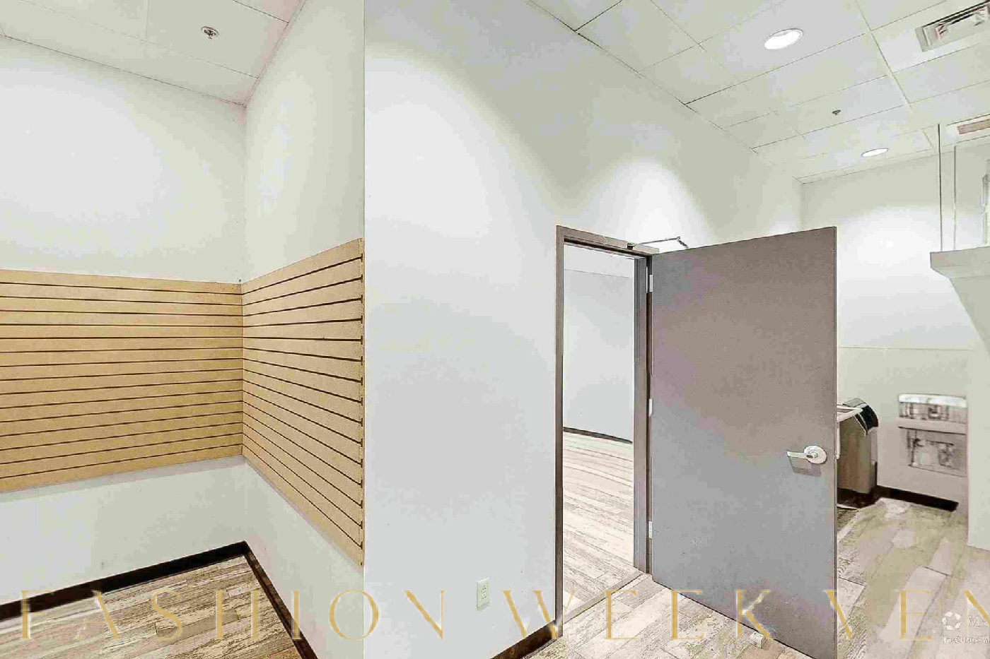 Inviting Boutique Space in Downtown OWA, 106 sqm, pop up store in Foley, second interior view