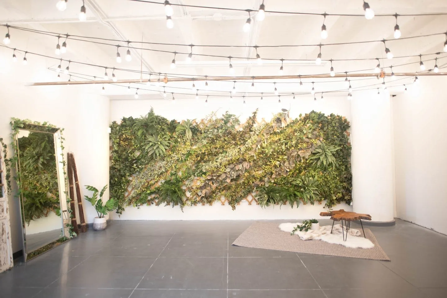 Ivy Wall Studio with Mirrors in Downtown Los Angeles — 5