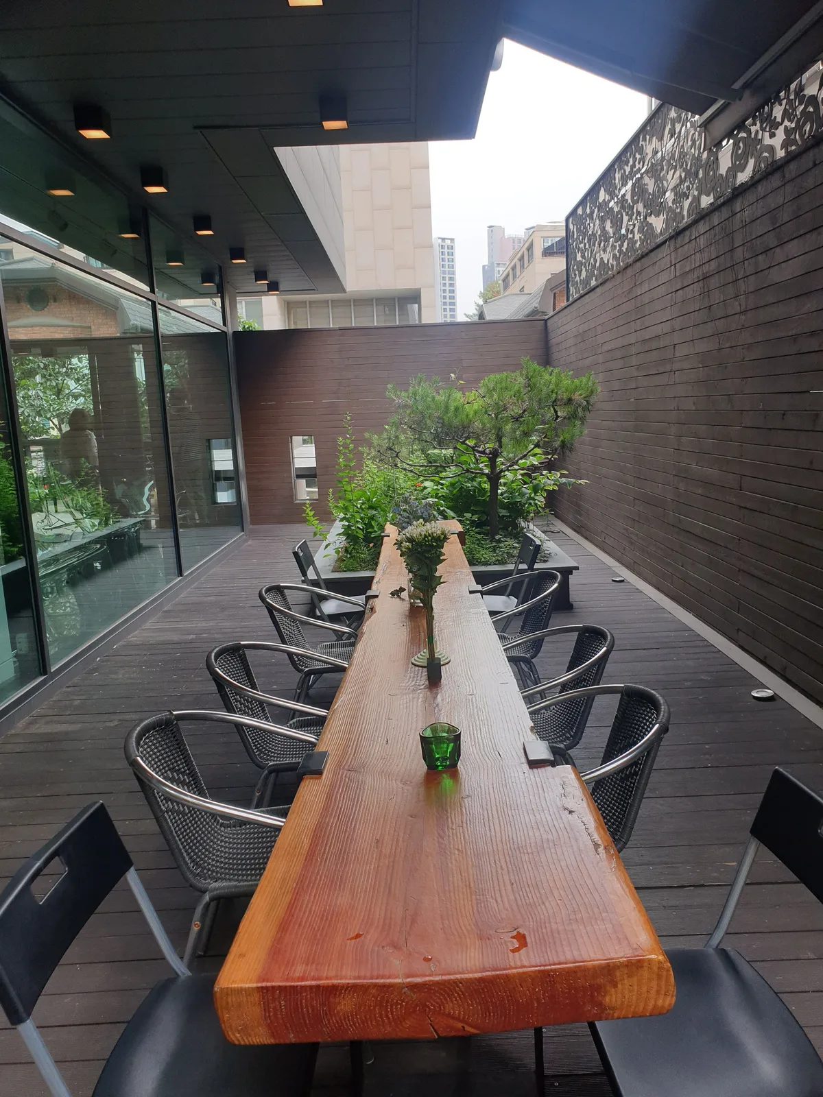 Kimdelsalon - Versatile Cultural Space with Garden Terrace, 300 sqm, popup store in Yeoksam-dong, third interior view