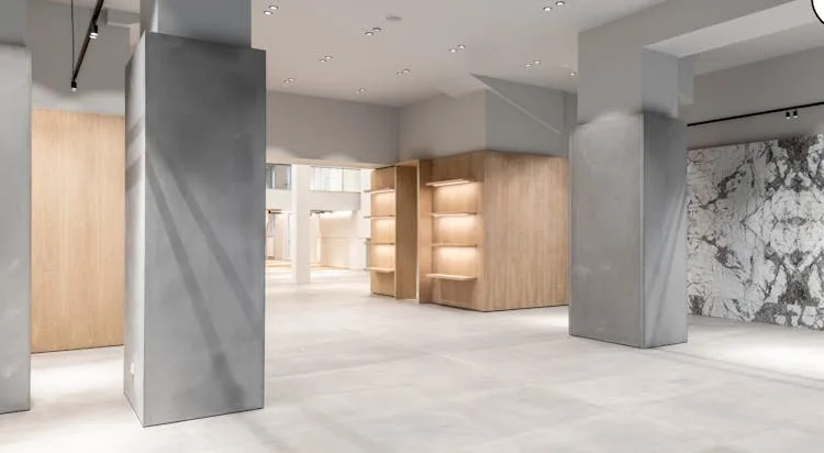 KuDamm Retail Showroom Space at Kurfürstendamm 68, Berlin — 3