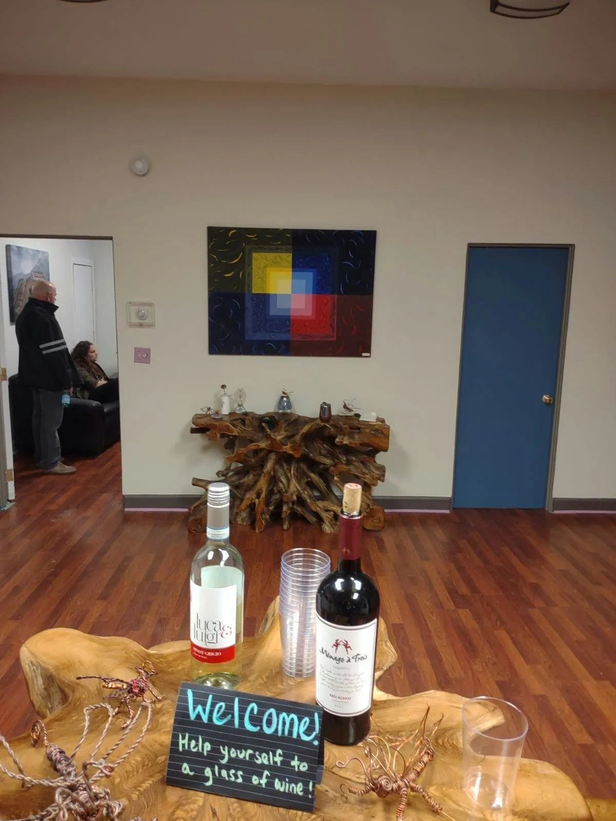 Lakeview / Roscoe Village Art Gallery Space in Chicago — 4