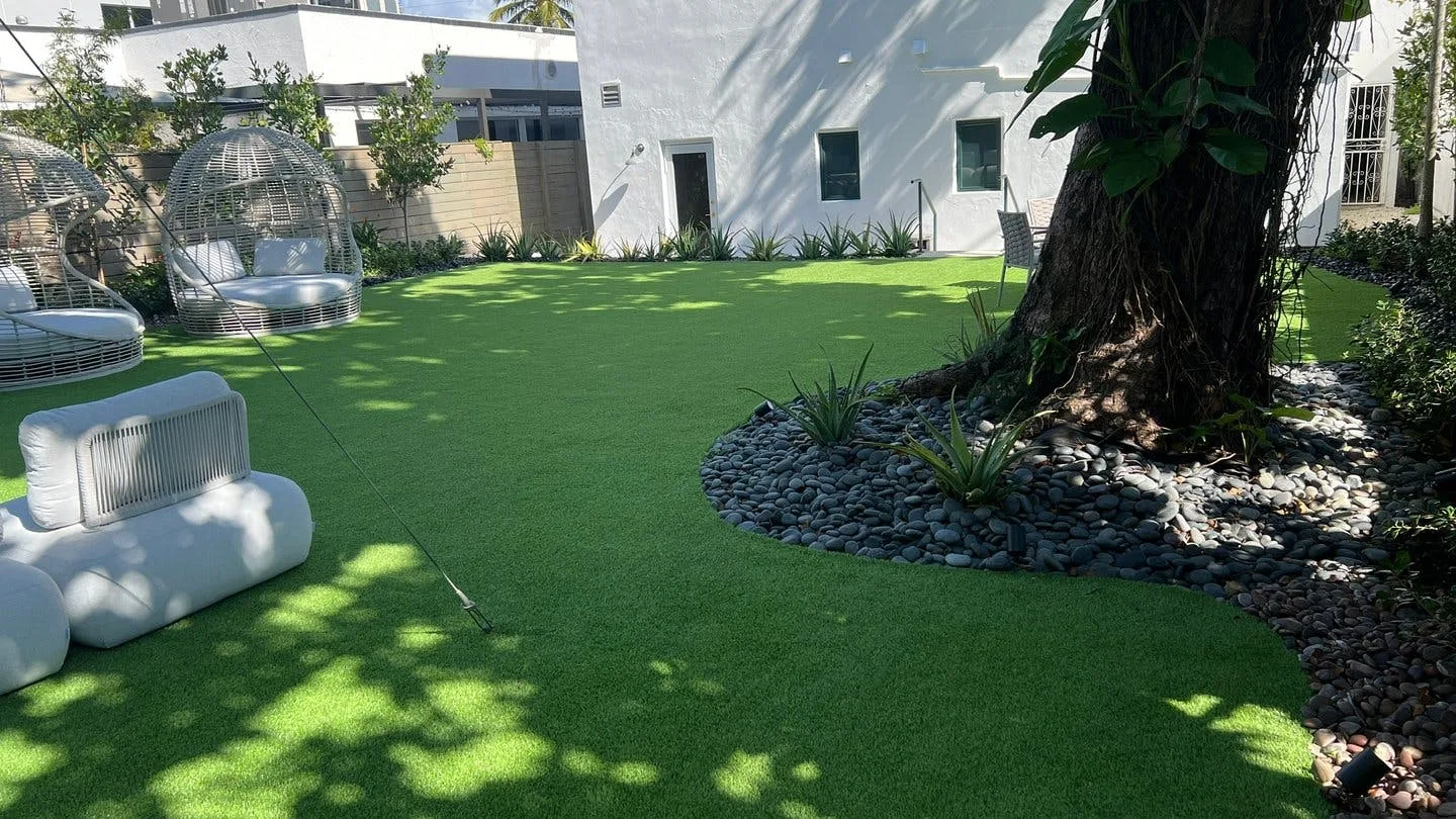 Landscaped Backyard Space in Miami Design District — 5