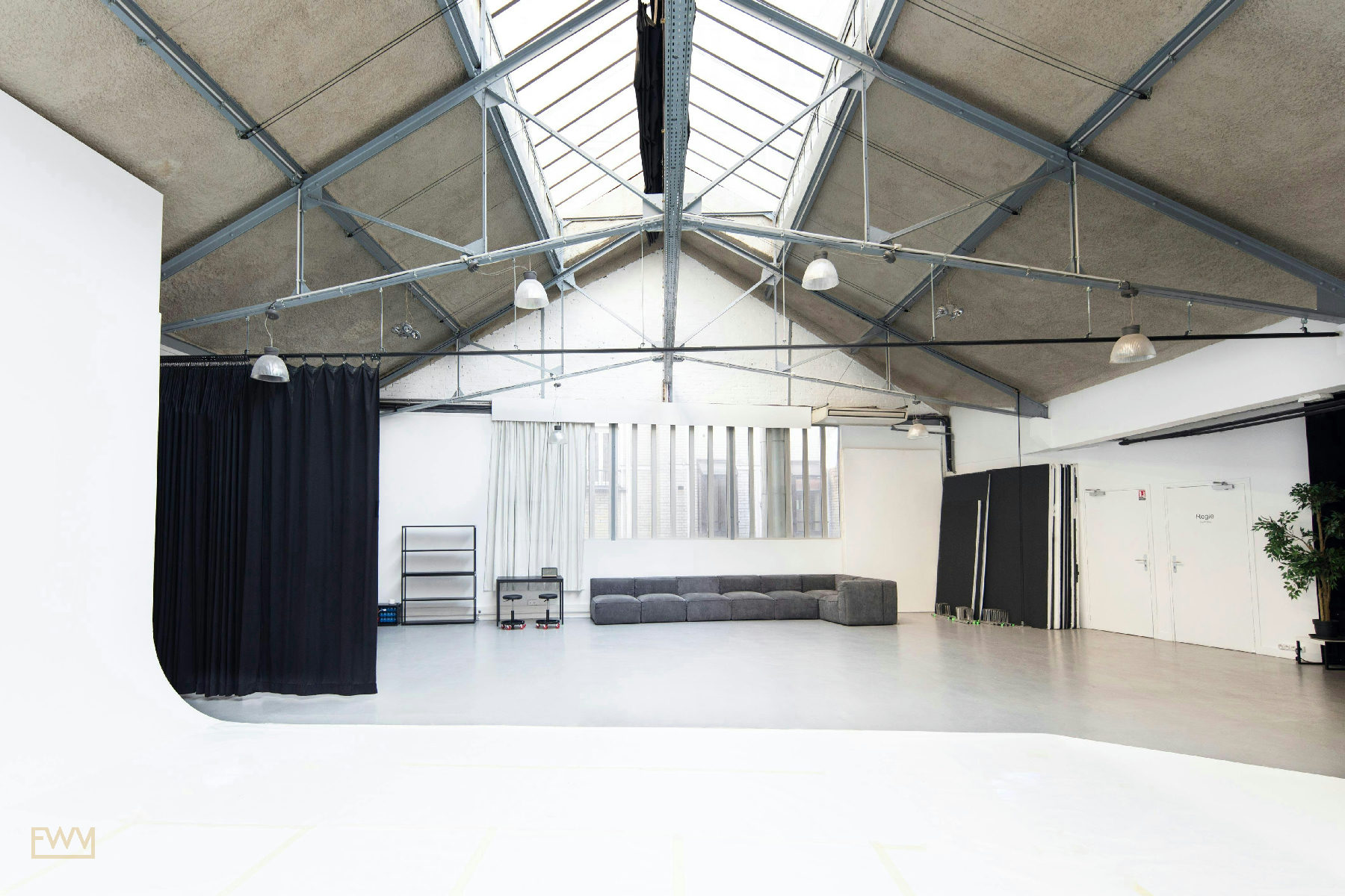 Large 450 sqm Versatile Studio in Paris 18th Arrondissement
