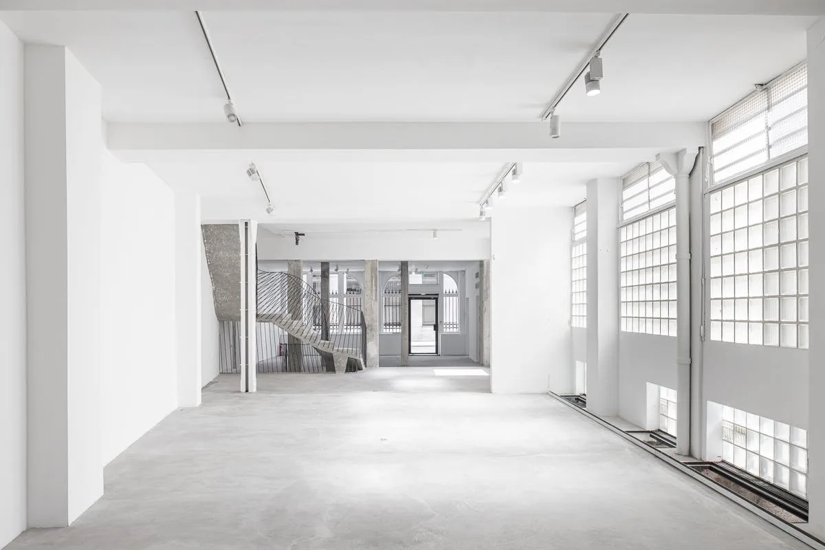 Large 460 sqm Showroom and Retail Space on Rue Froissart — 3