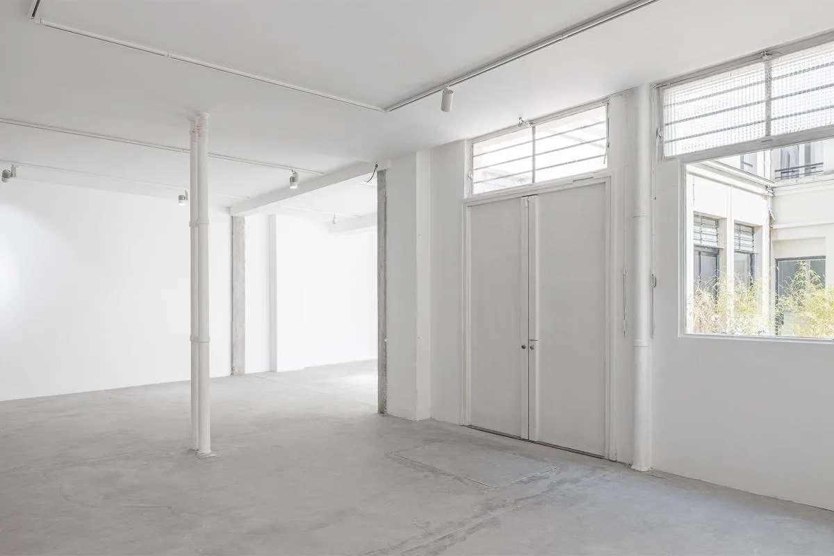 Large 460 sqm Showroom and Retail Space on Rue Froissart — 4