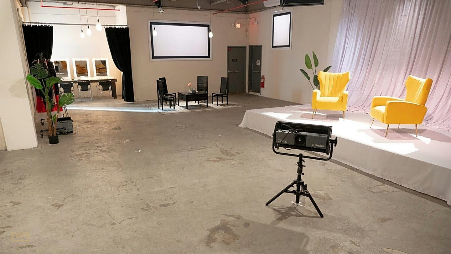 Large Bushwick Gallery Space in Brooklyn, 260 sqm, pop up store