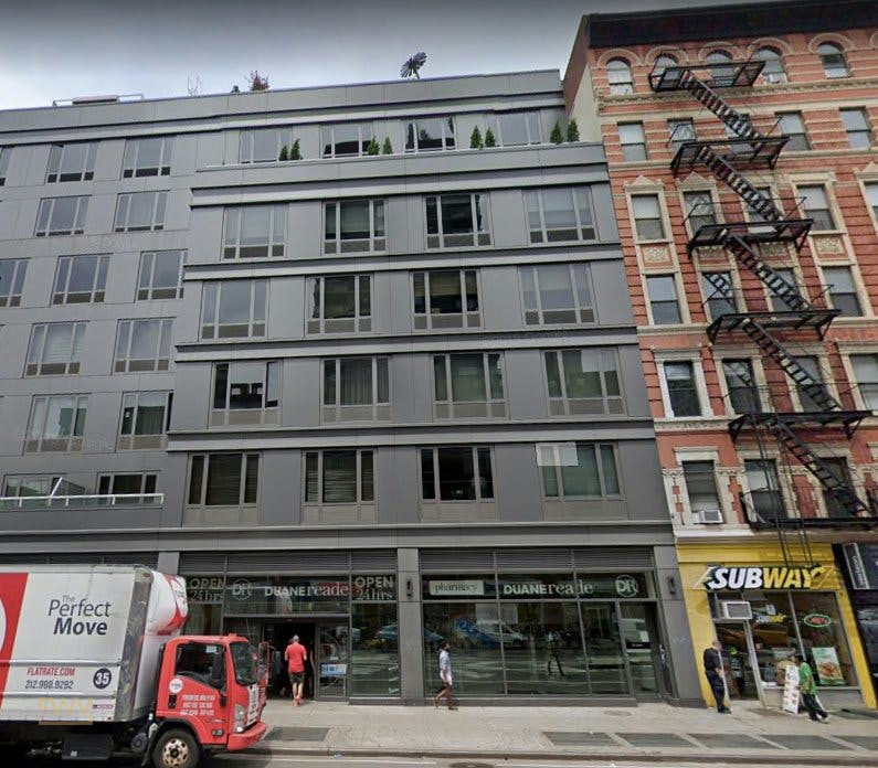 Large Commercial Space in Chelsea, New York, 1488 sqm, pop up store