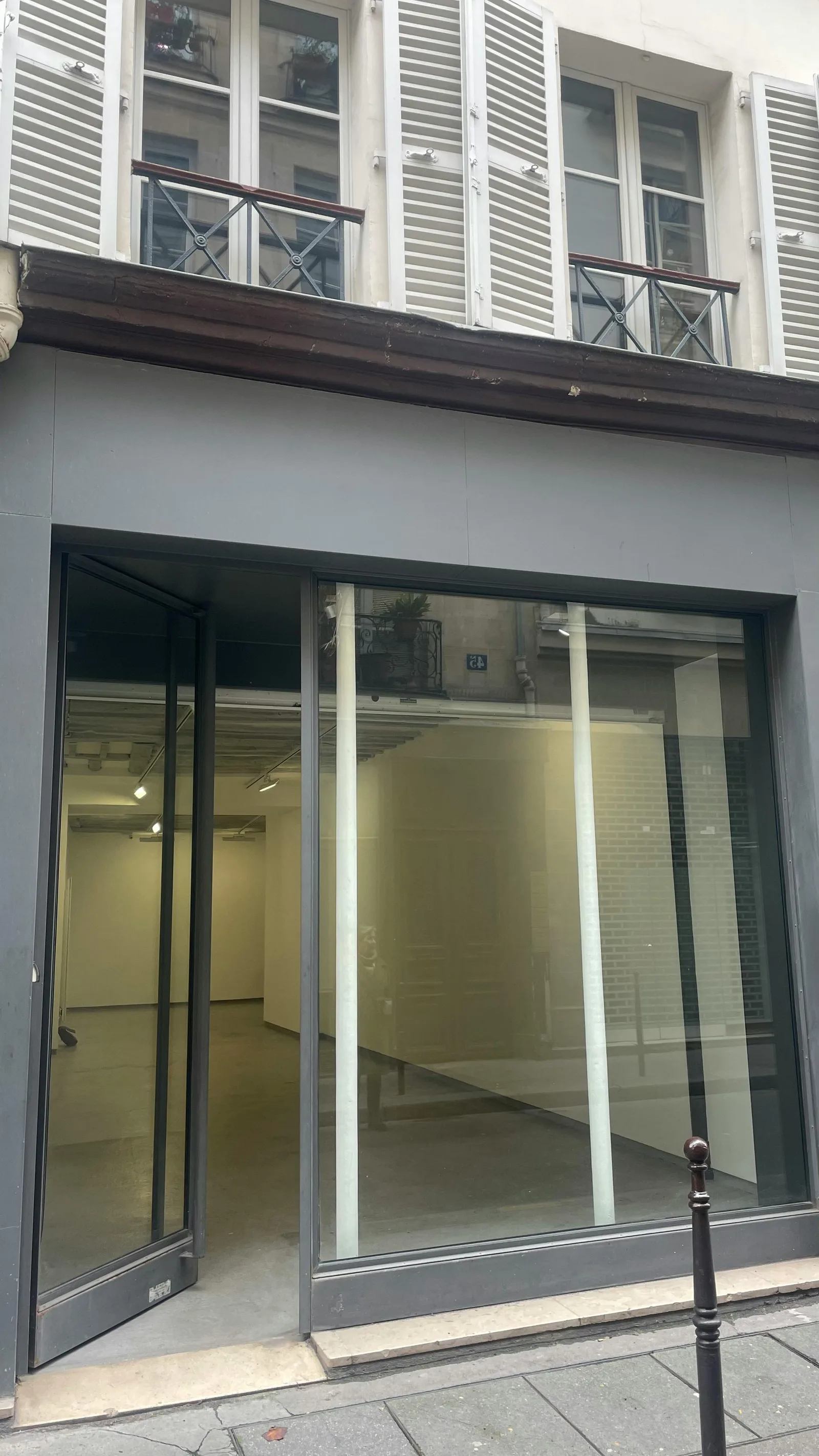 Large Commercial Space in Le Marais, Paris — 2