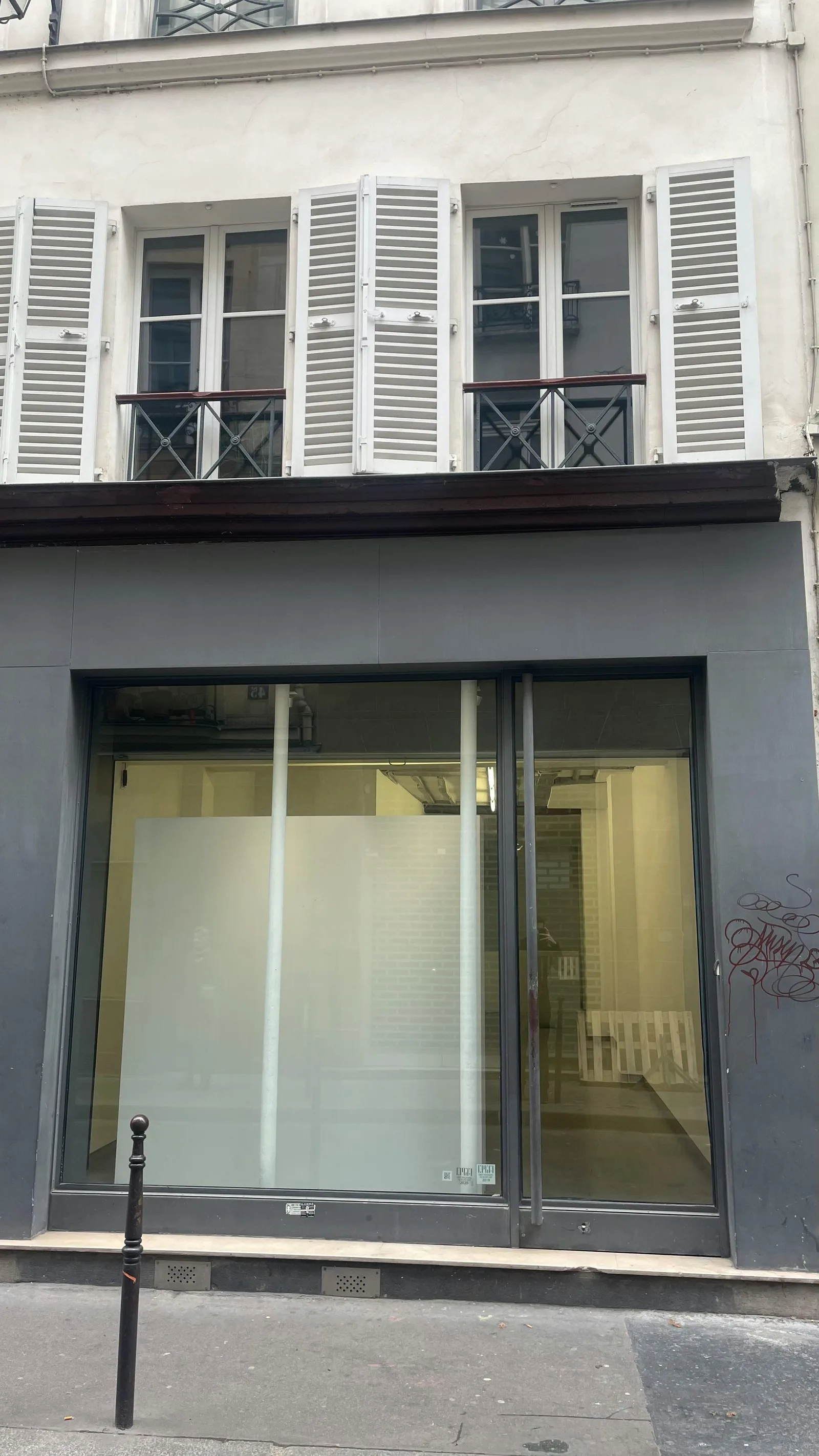 Large Commercial Space in Le Marais, Paris — 3