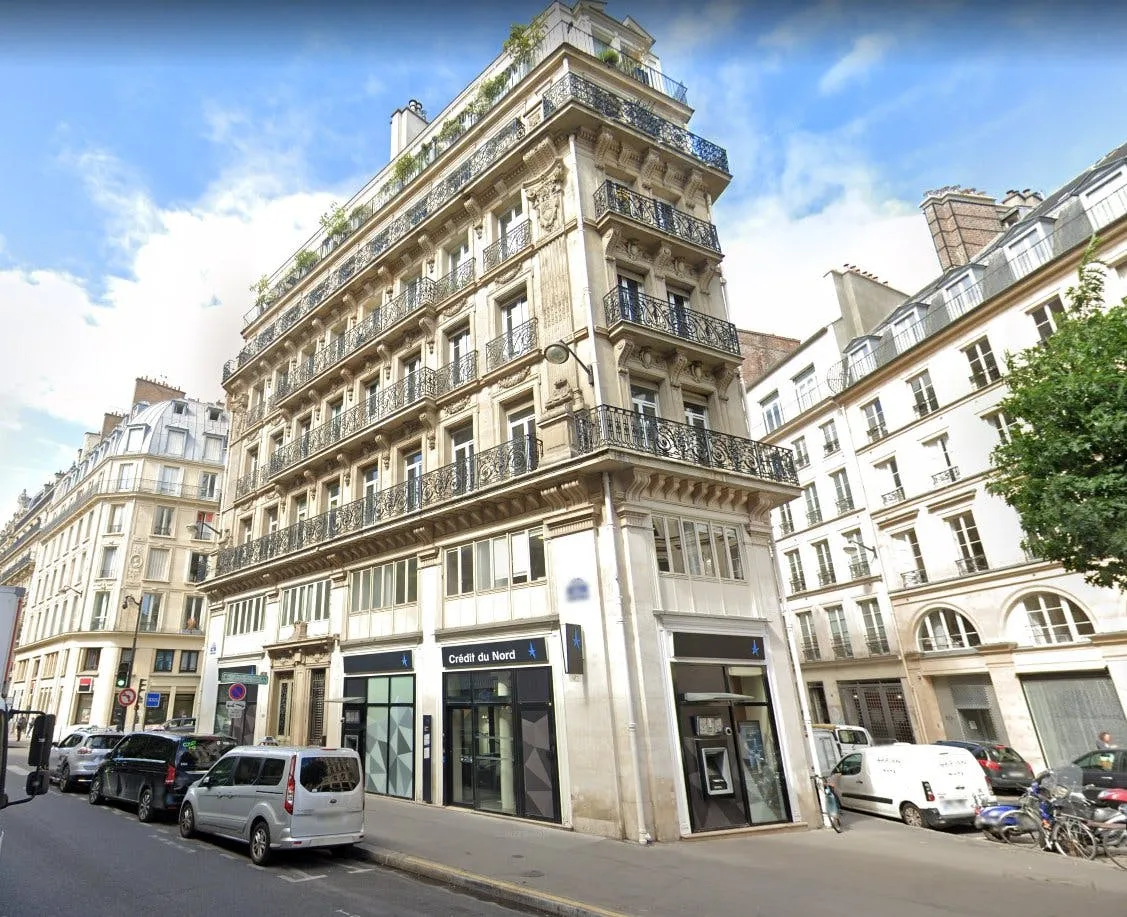 Large Corner Boutique on Rue du Louvre, Paris — 3