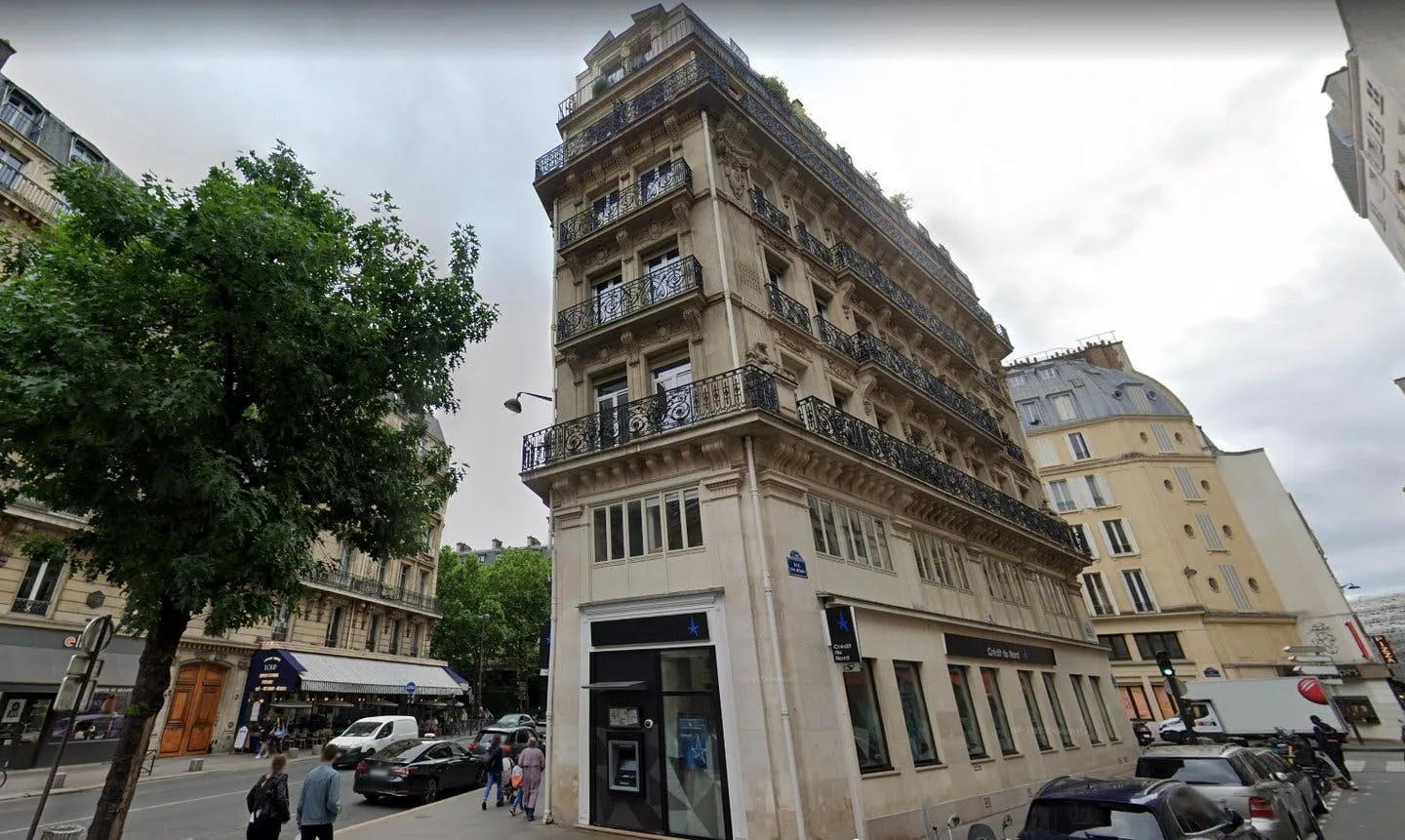 Large Corner Boutique on Rue du Louvre, Paris — 5