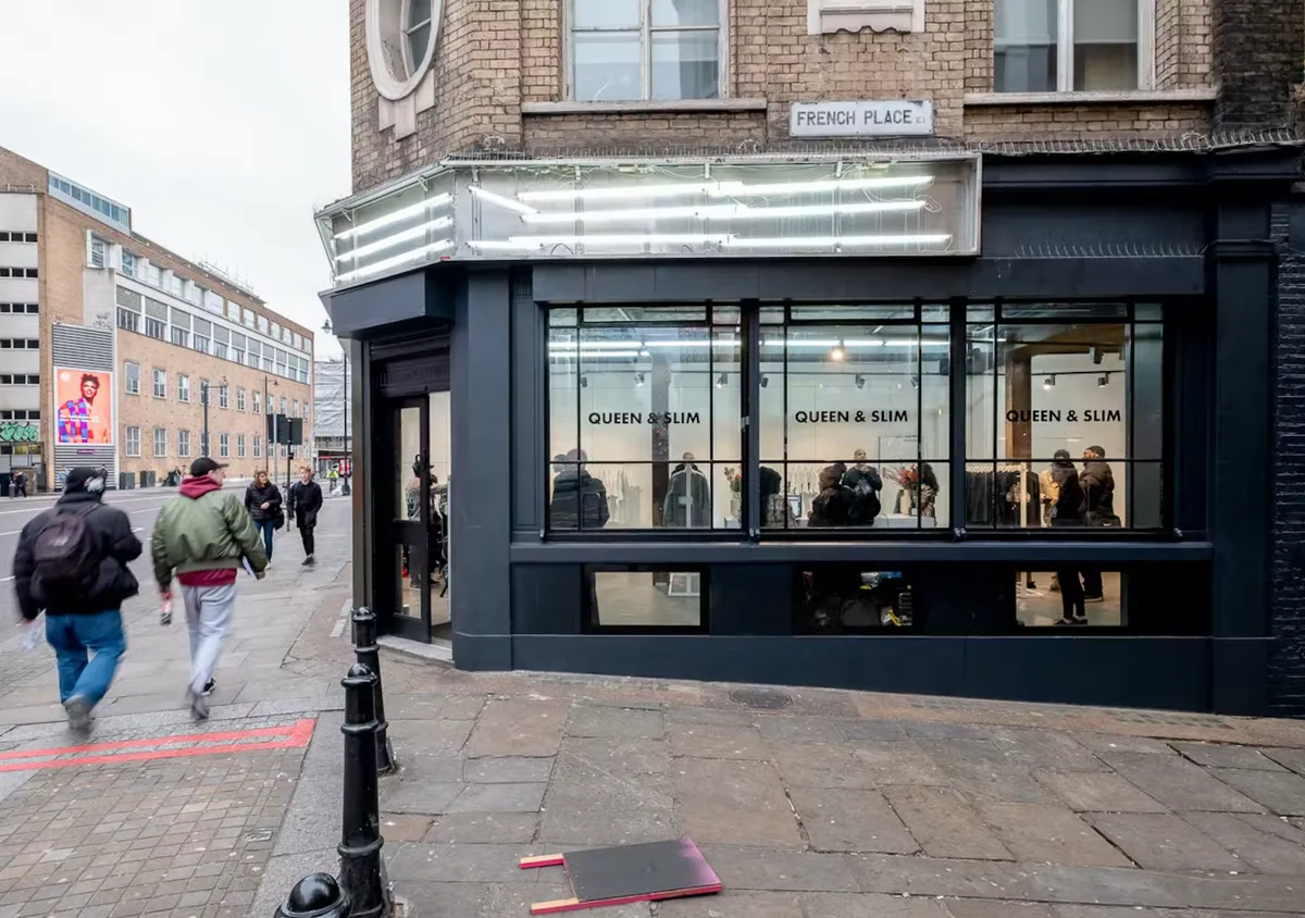 Large Corner Unit on Shoreditch High Street for Retail or Events, 214 sqm, pop up store in London, second interior view