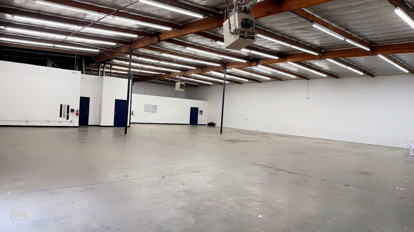 Large Creative Space on Oak Street, Los Angeles, 678 sqm, private event, pop-up rental