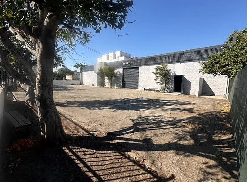 Large Creative Space on Oak Street, Los Angeles — 3