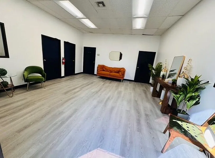 Large Creative Space on Oak Street, Los Angeles — 4