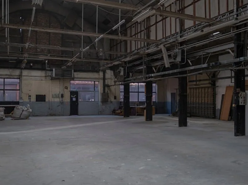 Large Industrial Space in Saint-Denis, France