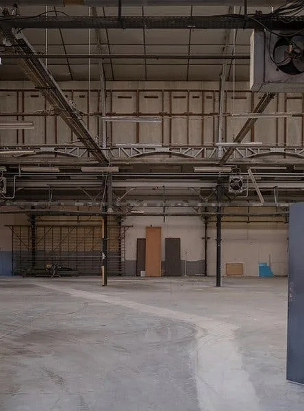Large Industrial Space in Saint-Denis, France — 5