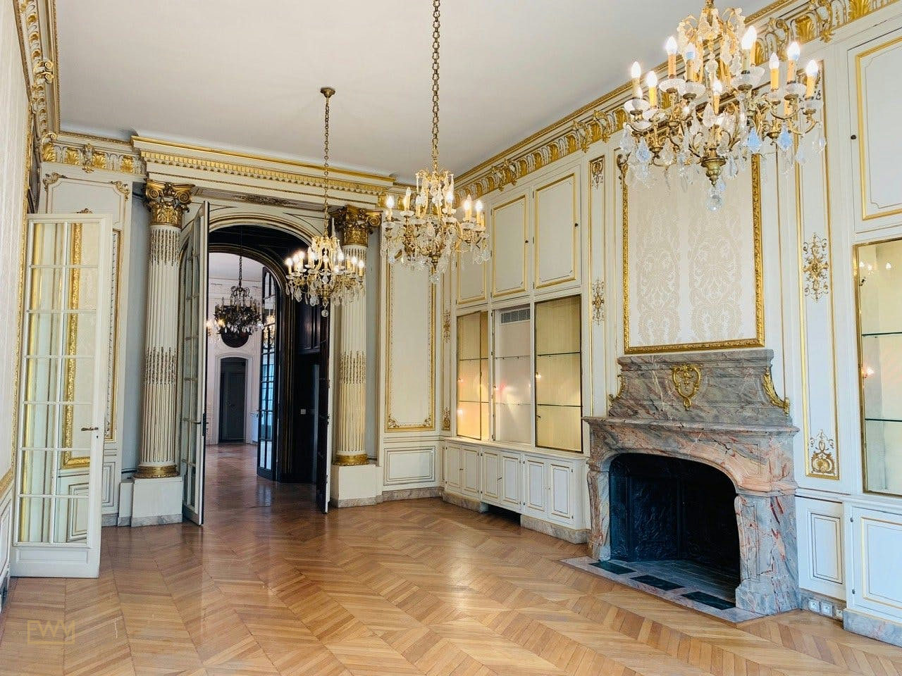 Large Mansion on Avenue d'Iéna in the 16th Arrondissement, 2300 sqm, showroom presentation, pop-up rental in Paris, third in…