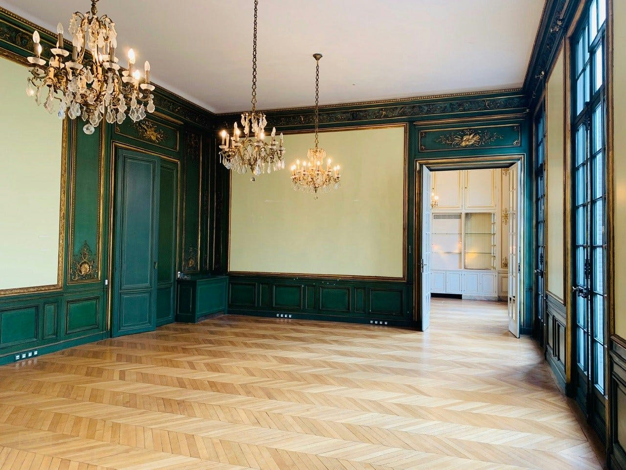 Large Mansion on Avenue d'Iéna in the 16th Arrondissement, 2300 sqm, showroom presentation, pop-up rental in Paris, addition…