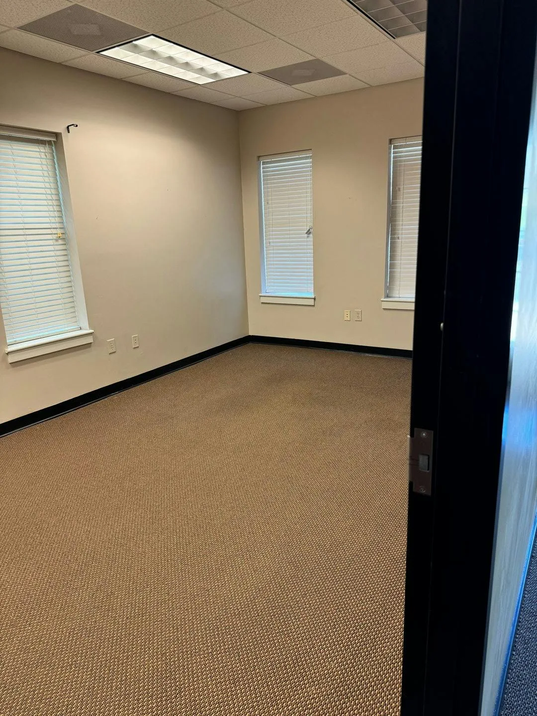 Large Office Space on Westerre Parkway, Richmond