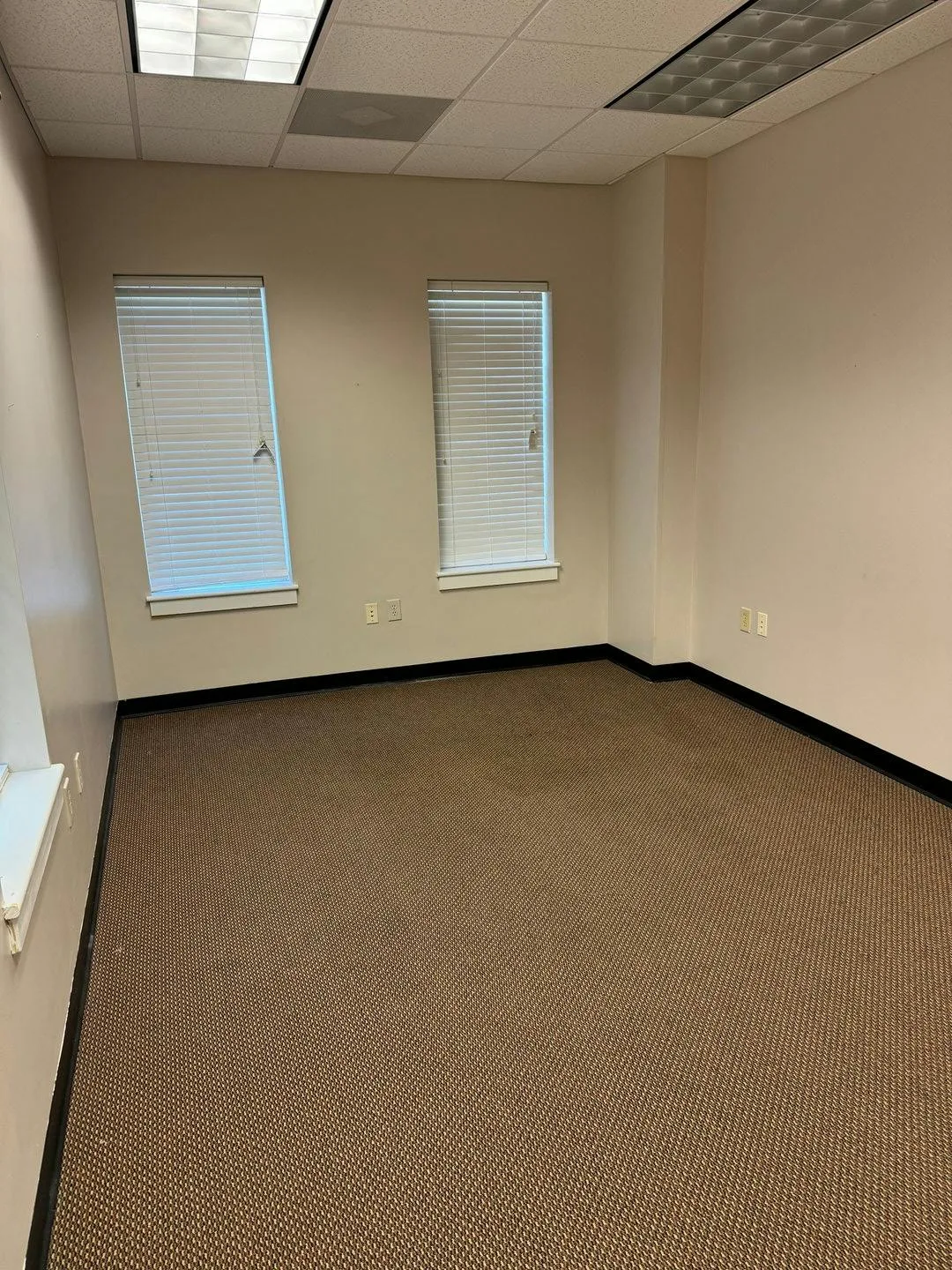 Large Office Space on Westerre Parkway, Richmond — 3