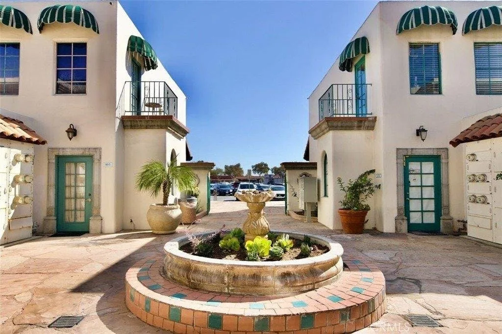Large Private Salon Studio Space in Chino, California — 2