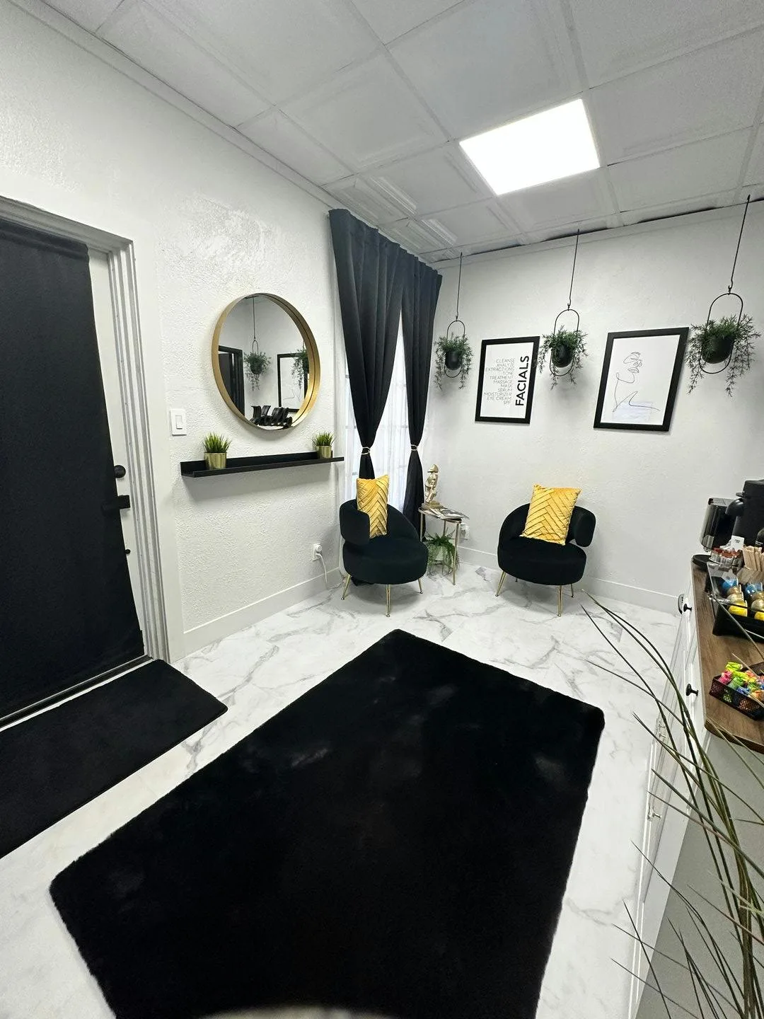 Large Private Salon Studio Space in Chino, California — 5