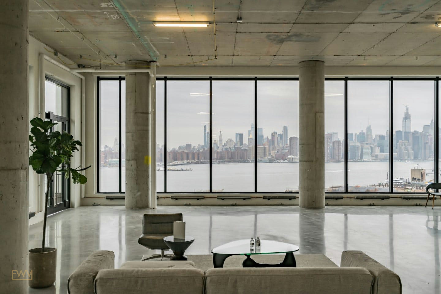 Large Showroom and Retail Space on Kent Avenue, Williamsburg, 5688 sqm, pop up store in New York