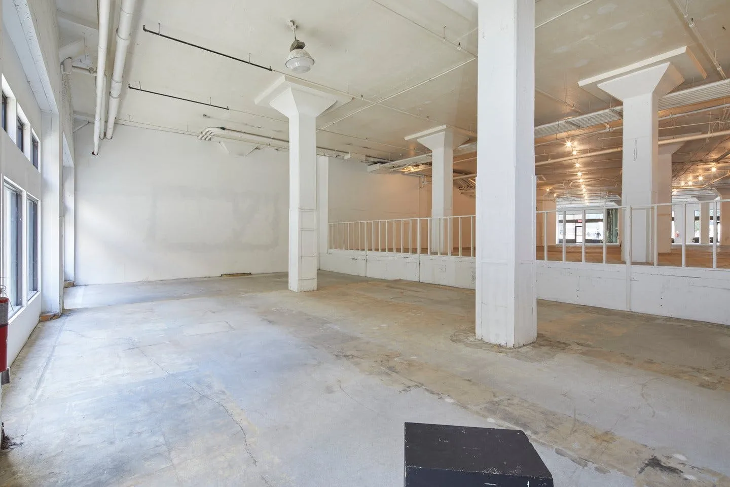 Large White Box Space with Open Floor Plan in Soho — 4