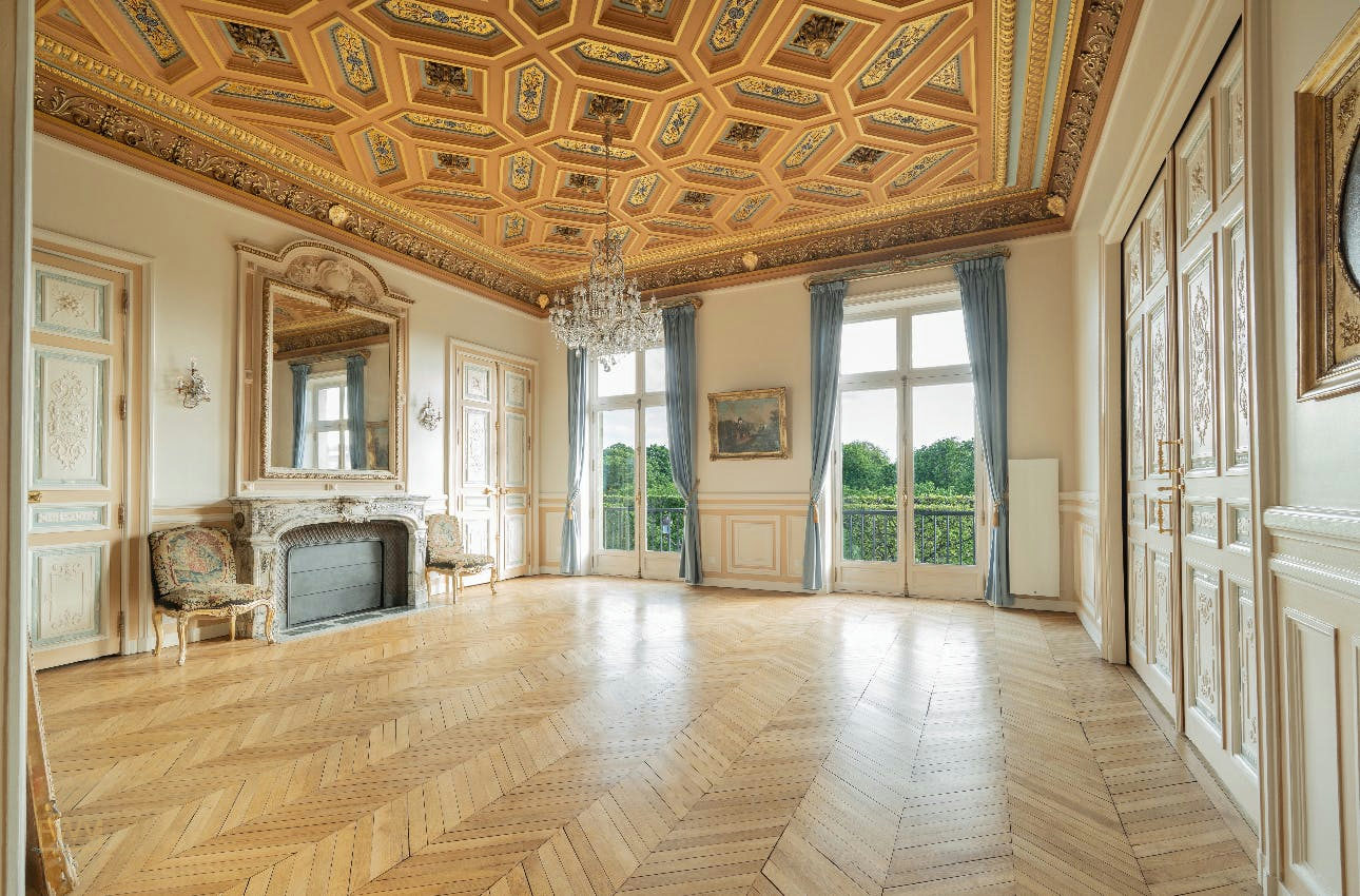Les Etages Rivoli - Marie Antoinette Showroom in Paris, 125 sqm, showroom presentation, pop-up rental