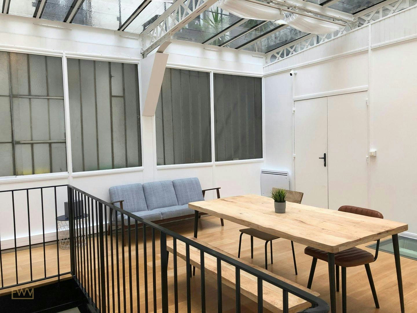 Loft and Creative Space in the Paris 10th District, 65 sqm, showroom presentation, pop-up rental