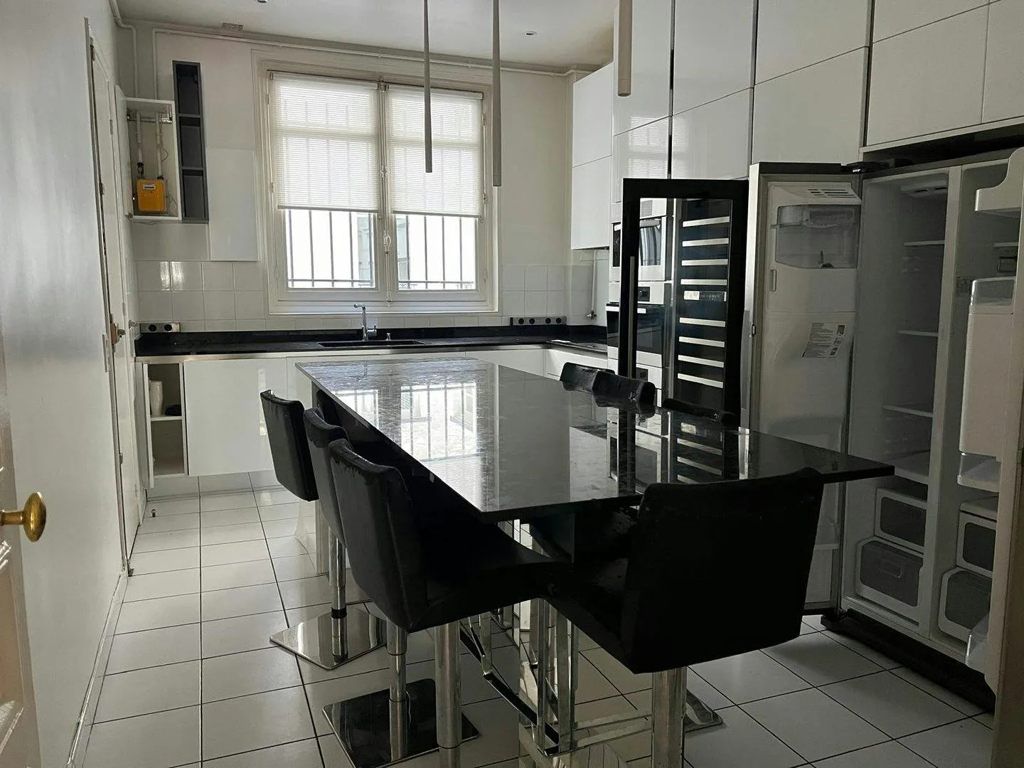 Luxury Apartments for Events and Showrooms on Rue Marbeuf — 4