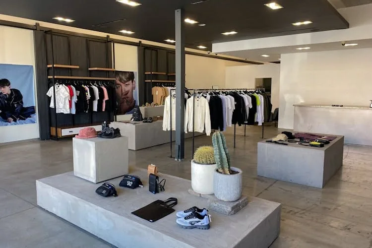 Luxury Retail and Showroom Space on Melrose Avenue