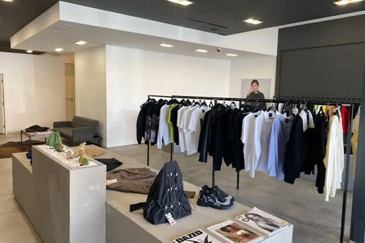 Luxury Retail and Showroom Space on Melrose Avenue — 2