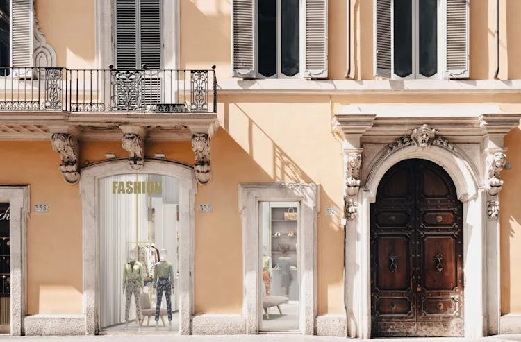 Luxury Retail and Showroom Space on Via del Corso, Rome