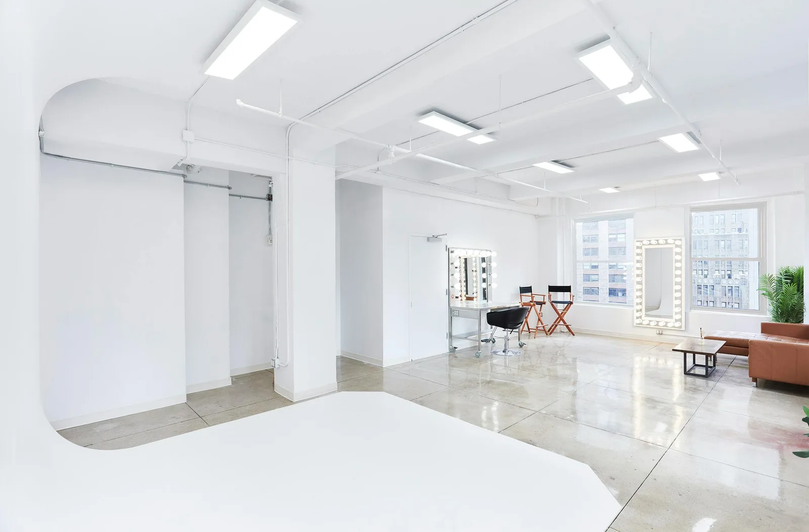 Manhattan Showroom and Pop-Up Studio at 545 8th Avenue — 2