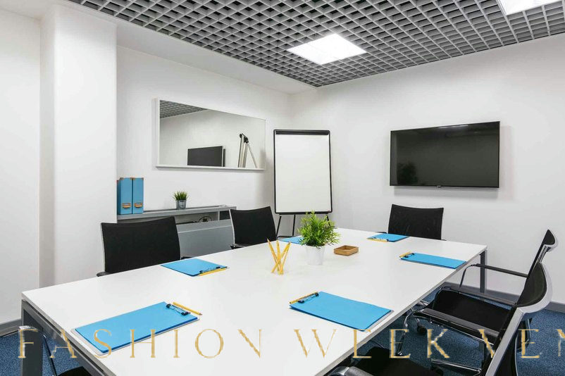 Meeting Room with Audio-Visual Features Available for Rent, 25 sqm, corporate event, pop-up rental in Milano