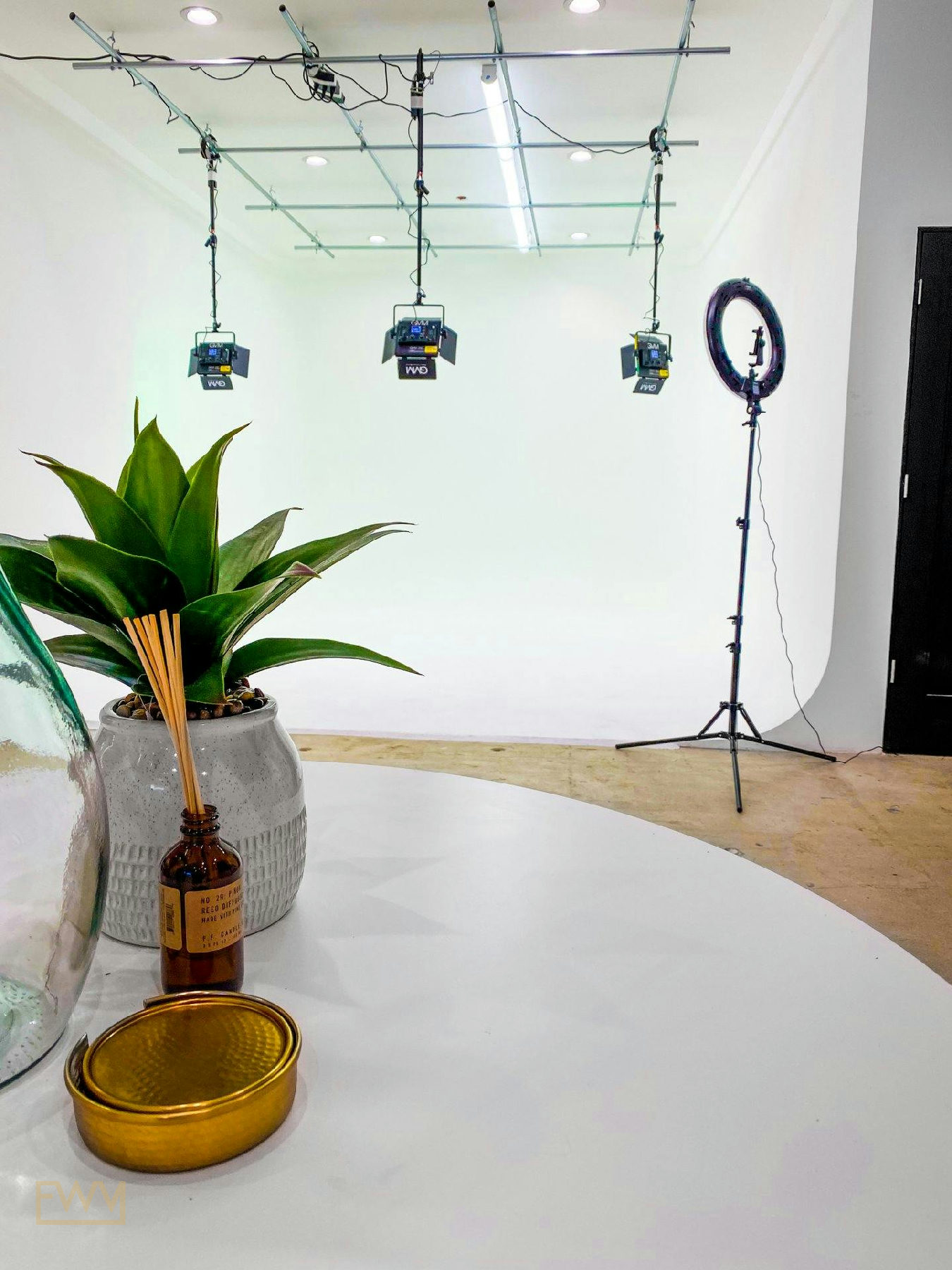 Miami Inspired Studio in Los Angeles, 47 sqm, photo shoot, pop-up rental