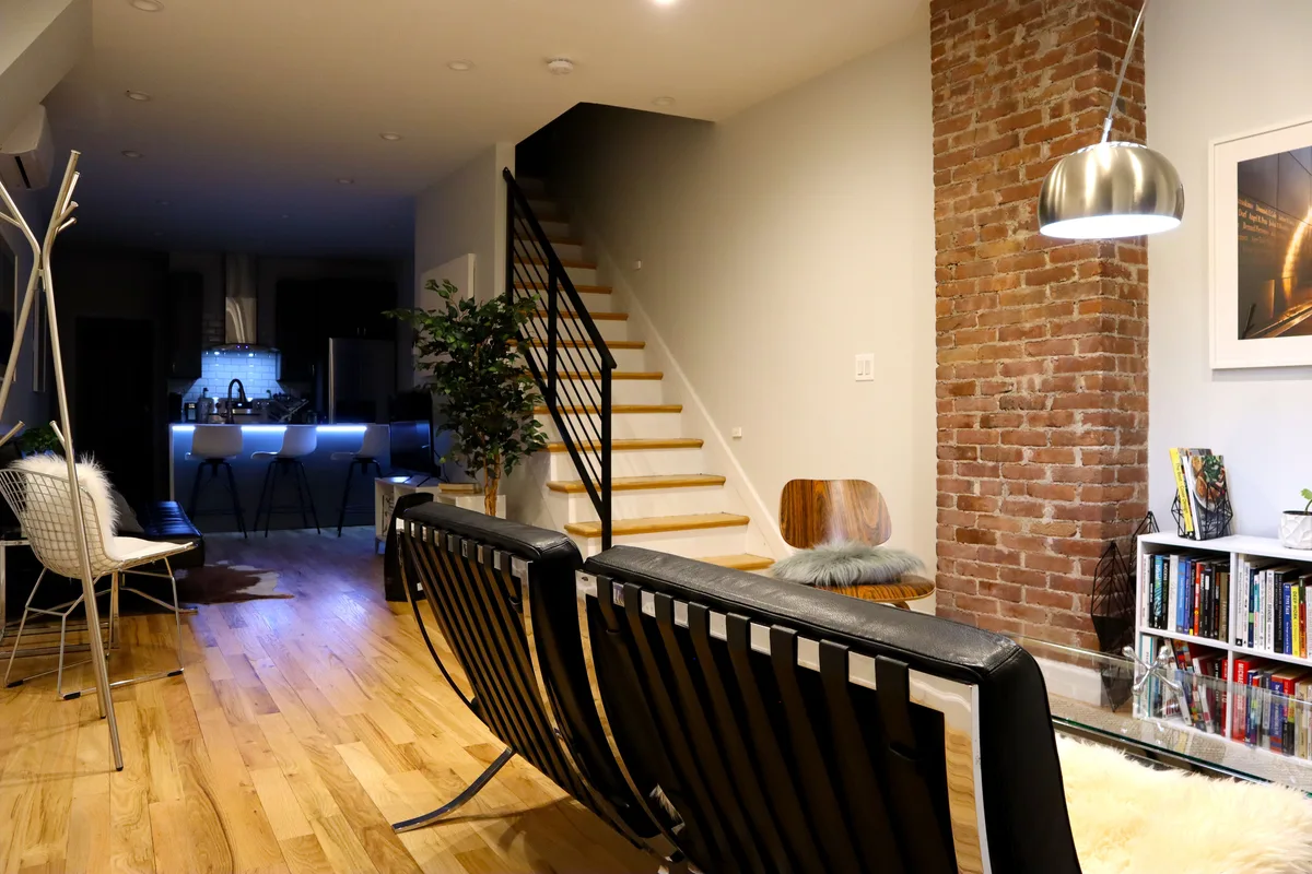 Mid-Century Modern Lounge and Kitchen Space, 40 sqm, photo shoot, pop-up rental in Jersey City, second interior view