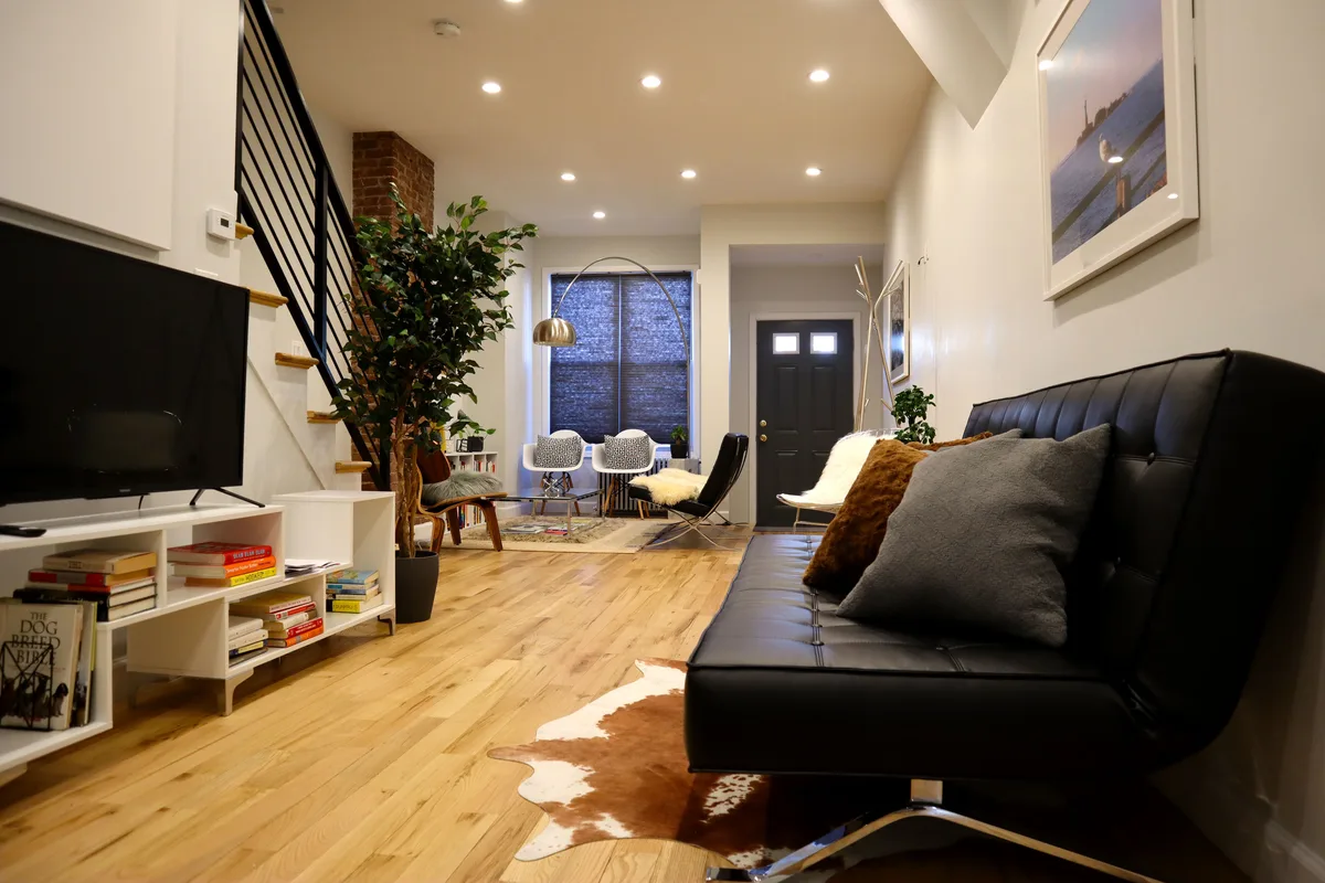 Mid-Century Modern Lounge and Kitchen Space, 40 sqm, photo shoot, pop-up rental in Jersey City, third interior view