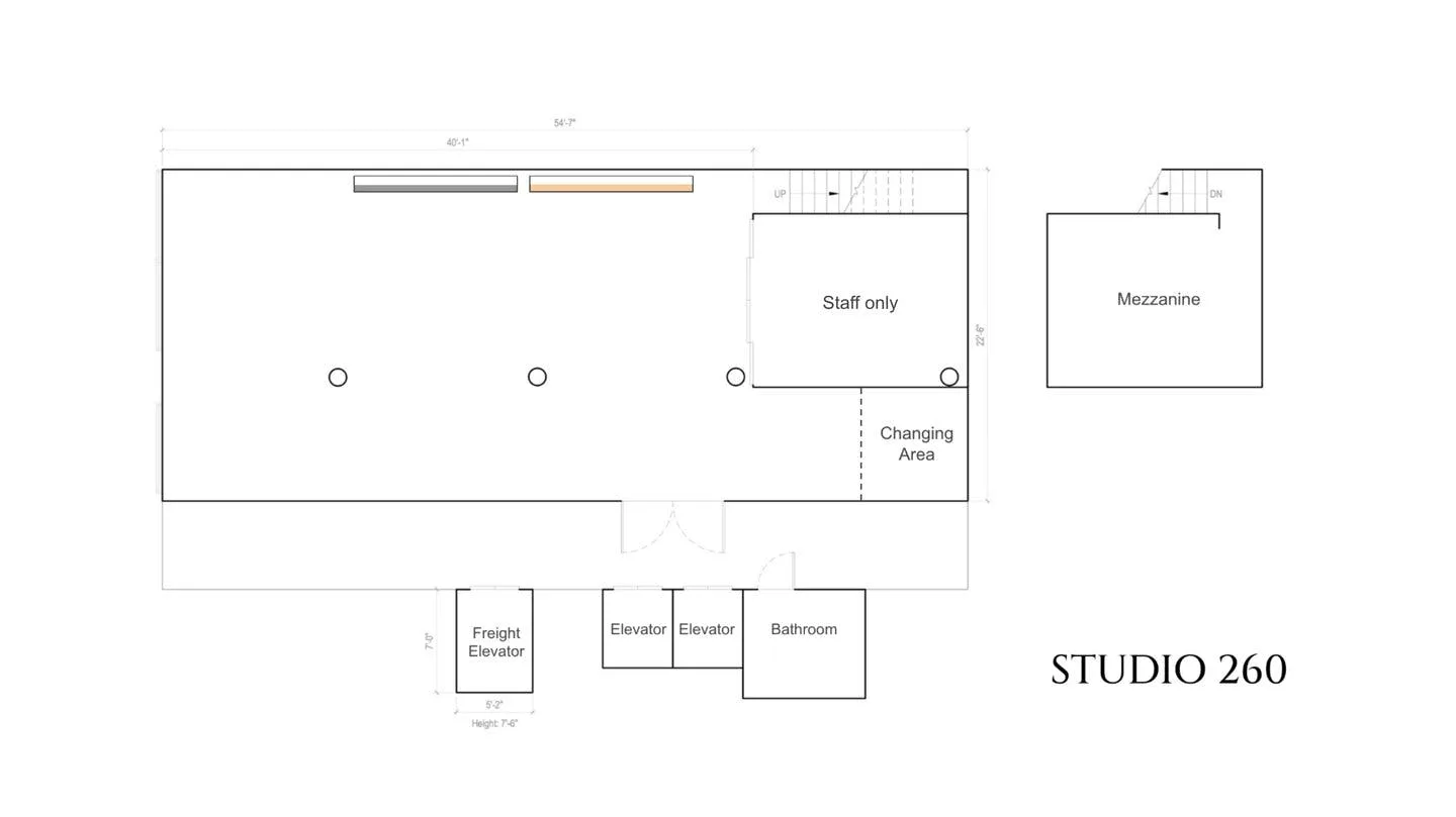 Midtown Manhattan Creative Loft with Roman Columns — 5