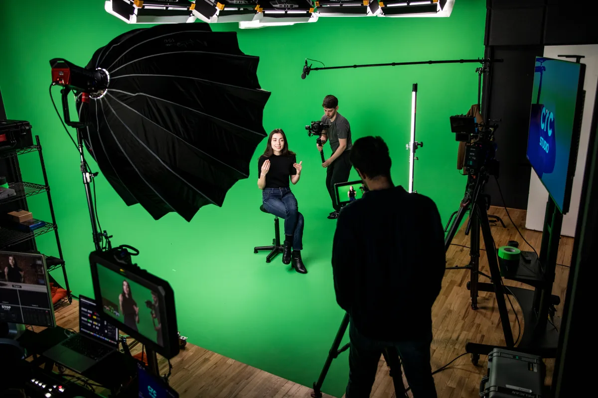 Midtown Manhattan Green Screen Studio with Production Package, 36 sqm, video production, pop-up rental in New York, addition…