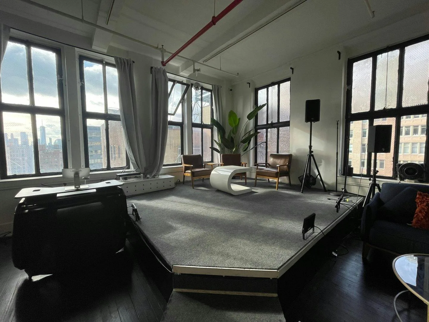 Midtown Penthouse Event Space and Gallery in New York — 2