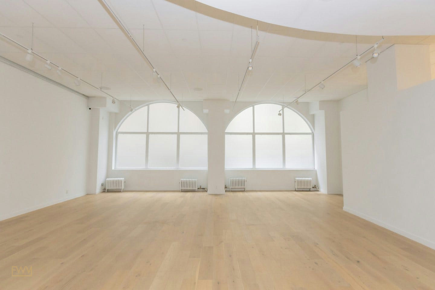 Midtown Photo Studio on East 40th Street, New York, 112 sqm, content creation, pop-up rental