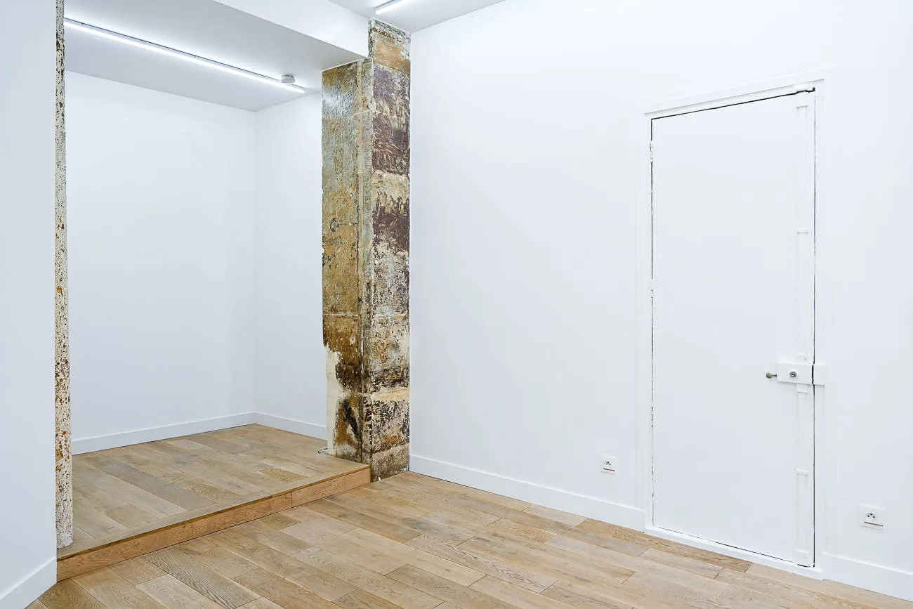 Minimalist Gallery and Retail Space in Paris 9th District — 4
